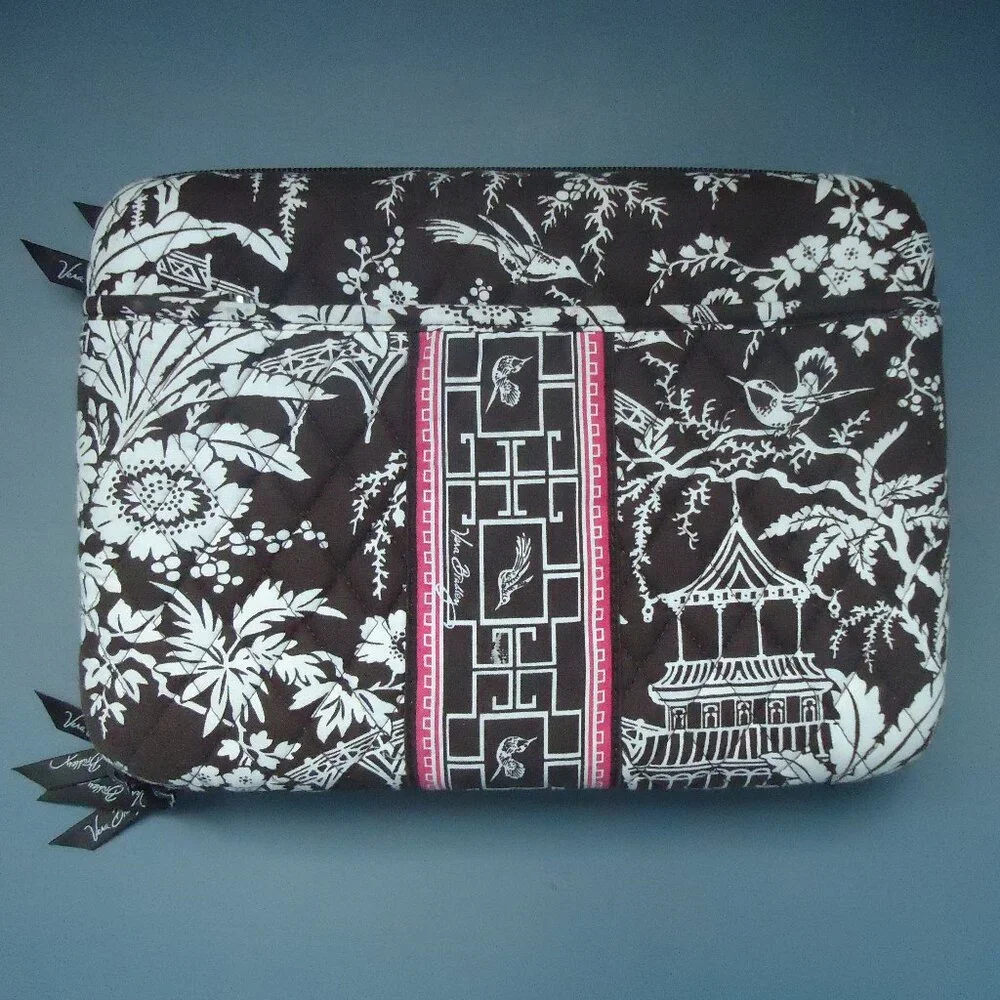 Vera Bradley laptop computer travel hardshell case.